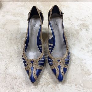 Gorgeous Antonio Melani Cut-Out Pumps